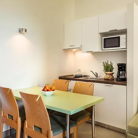 Maistra Select Petalon فيرسار