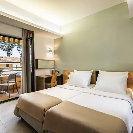 Maistra Select Petalon فيرسار