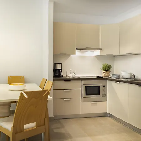 Maistra Select Petalon فيرسار