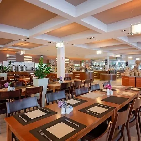 منتجع Maistra Select Petalon 4*