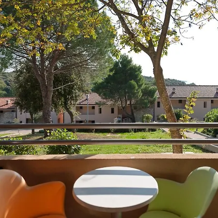 Maistra Select Petalon