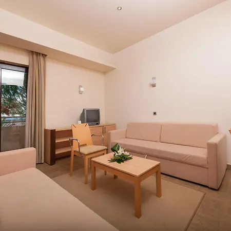 Maistra Select Petalon 4* 브르사르