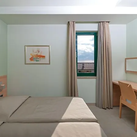 Maistra Select Petalon 4* 브르사르