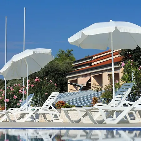 אתר נופש Maistra Select Petalon 4*