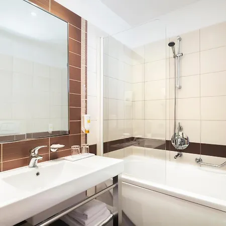 Maistra Select Petalon 4* 브르사르