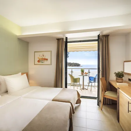 Maistra Select Petalon 4* ורסאר