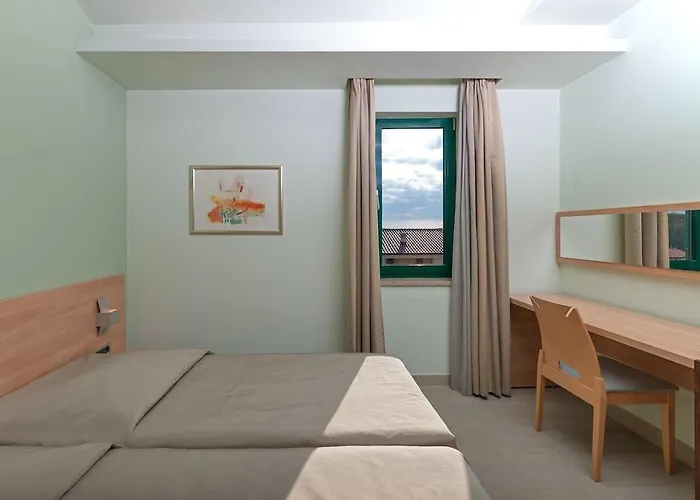 Maistra Select Petalon 4* 브르사르