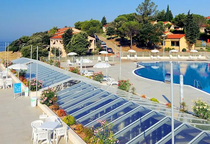 Maistra Select Petalon 4* 브르사르