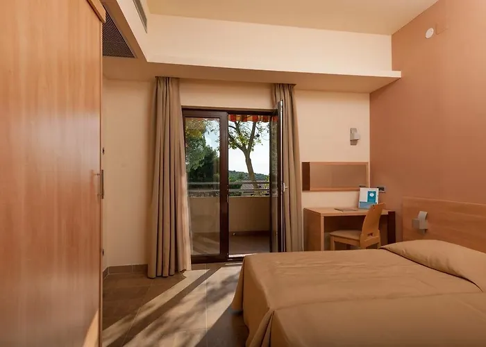 Maistra Select Petalon